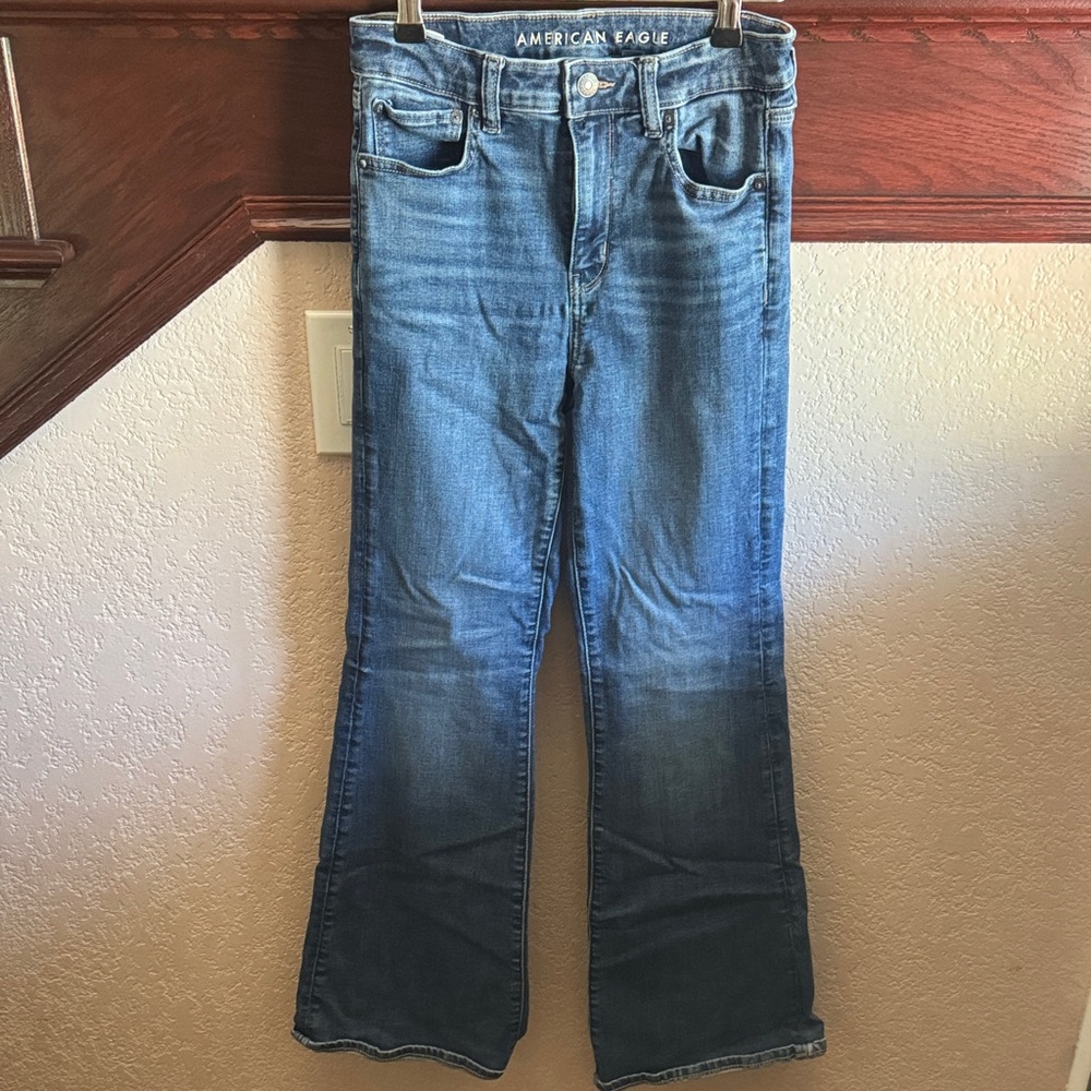 American Eagle Outfitters Women's Size 2 Flare Jeans Casual Next Level Stretch